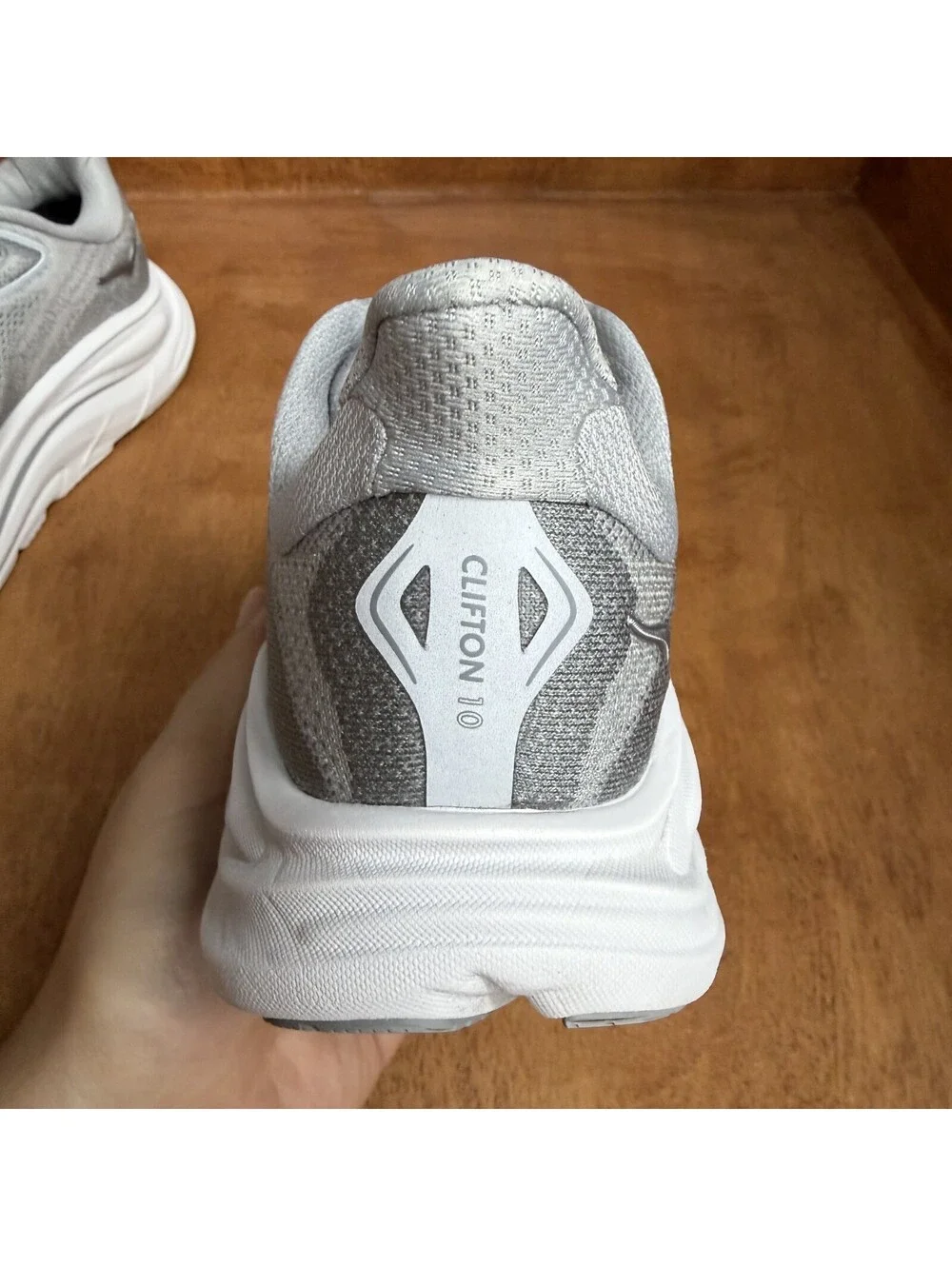 Hoka One One Clifton 10 Running Shoes Womens 7 D Wide Stellar Grey 1162050 SRYG